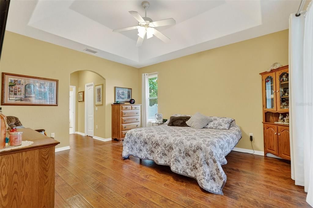 Active With Contract: $438,000 (3 beds, 2 baths, 2092 Square Feet)