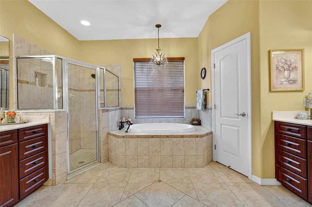 Active With Contract: $438,000 (3 beds, 2 baths, 2092 Square Feet)