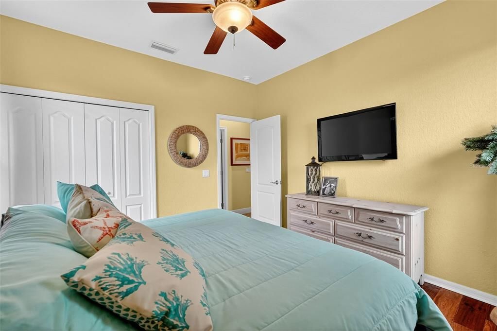 Active With Contract: $438,000 (3 beds, 2 baths, 2092 Square Feet)