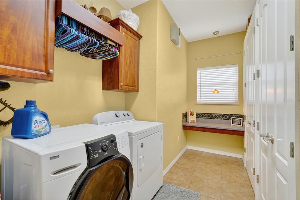 Active With Contract: $438,000 (3 beds, 2 baths, 2092 Square Feet)