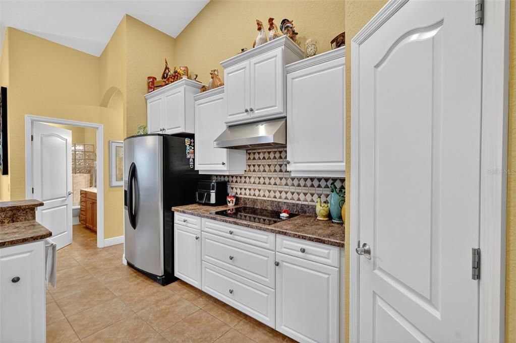 Active With Contract: $438,000 (3 beds, 2 baths, 2092 Square Feet)