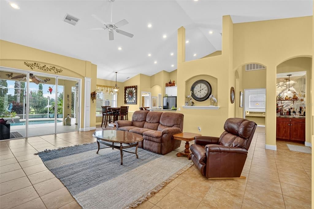 Active With Contract: $438,000 (3 beds, 2 baths, 2092 Square Feet)