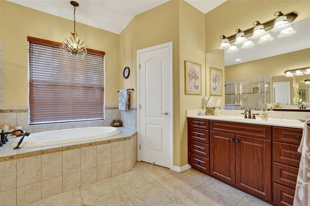 Active With Contract: $438,000 (3 beds, 2 baths, 2092 Square Feet)