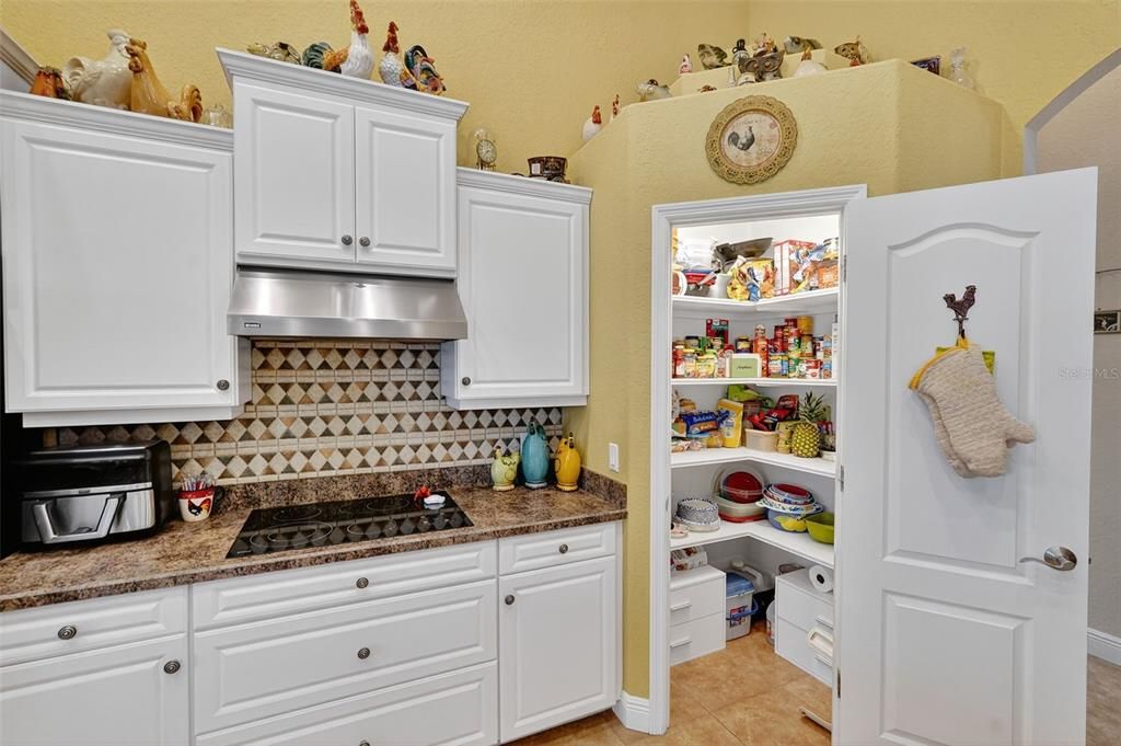 Active With Contract: $438,000 (3 beds, 2 baths, 2092 Square Feet)