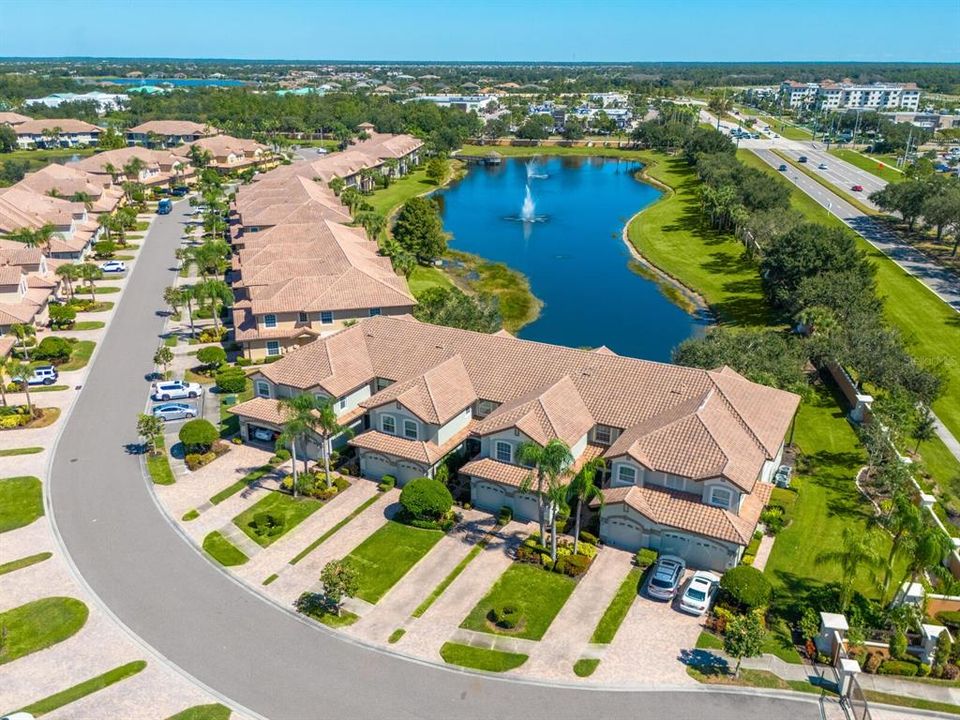 Active With Contract: $359,900 (2 beds, 2 baths, 1626 Square Feet)