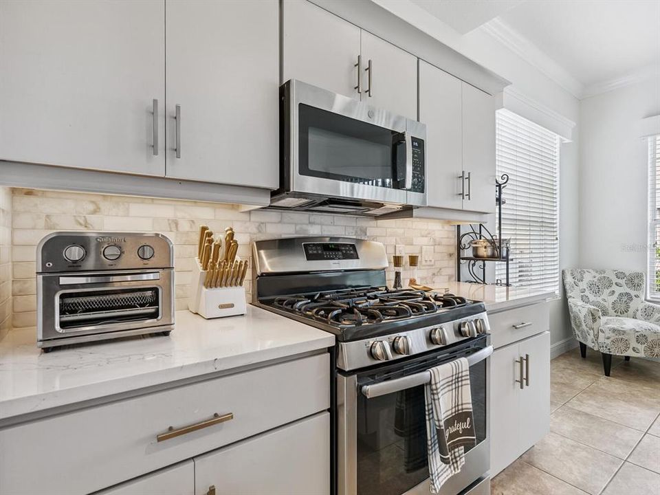 Active With Contract: $359,900 (2 beds, 2 baths, 1626 Square Feet)