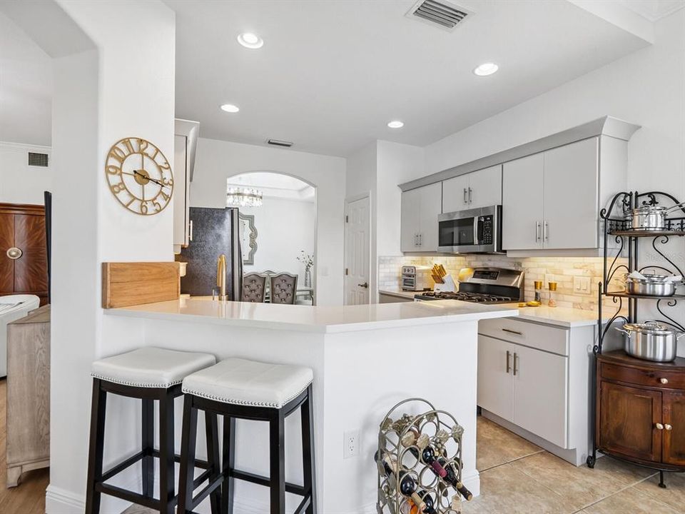 Active With Contract: $359,900 (2 beds, 2 baths, 1626 Square Feet)