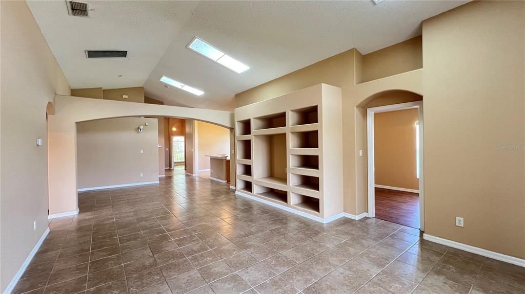 Active With Contract: $2,495 (5 beds, 4 baths, 2265 Square Feet)