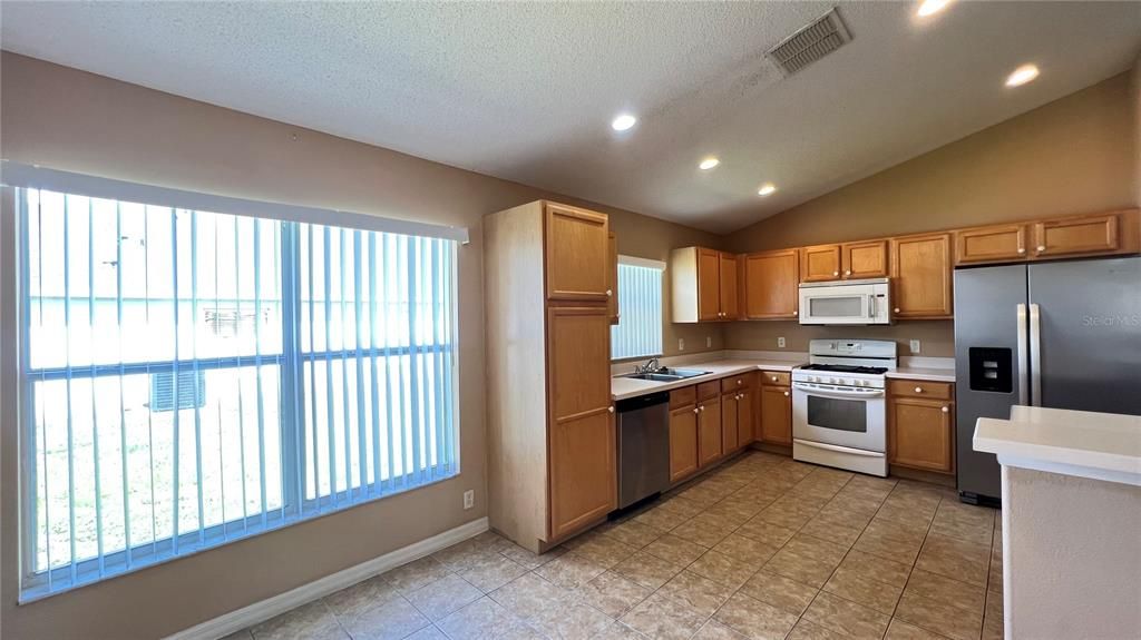 Active With Contract: $2,495 (5 beds, 4 baths, 2265 Square Feet)