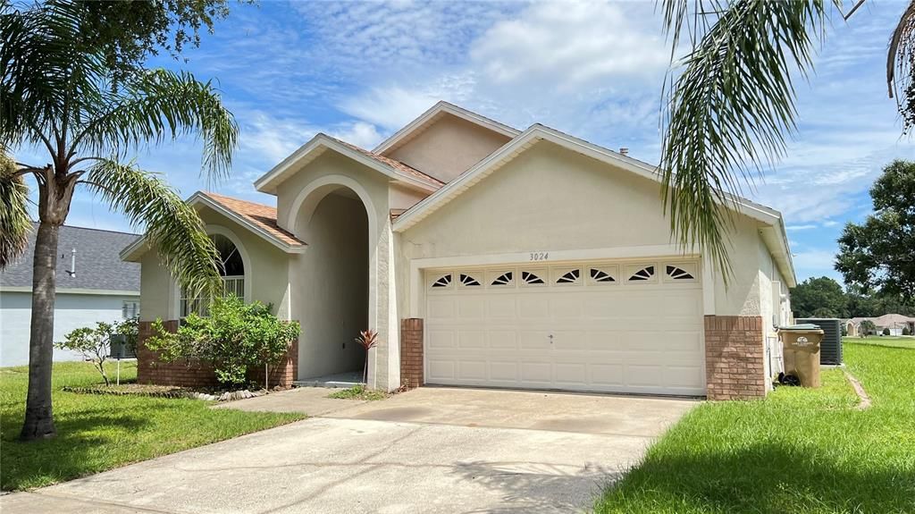 Active With Contract: $2,495 (5 beds, 4 baths, 2265 Square Feet)