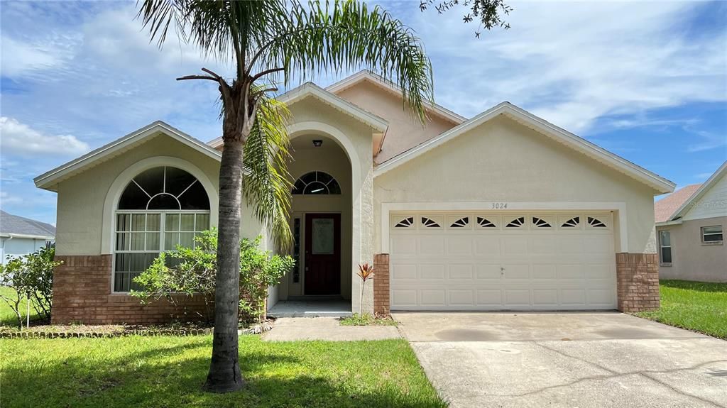 Active With Contract: $2,495 (5 beds, 4 baths, 2265 Square Feet)