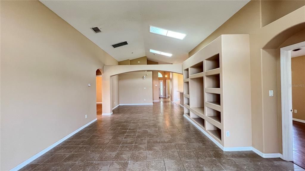 Active With Contract: $2,495 (5 beds, 4 baths, 2265 Square Feet)