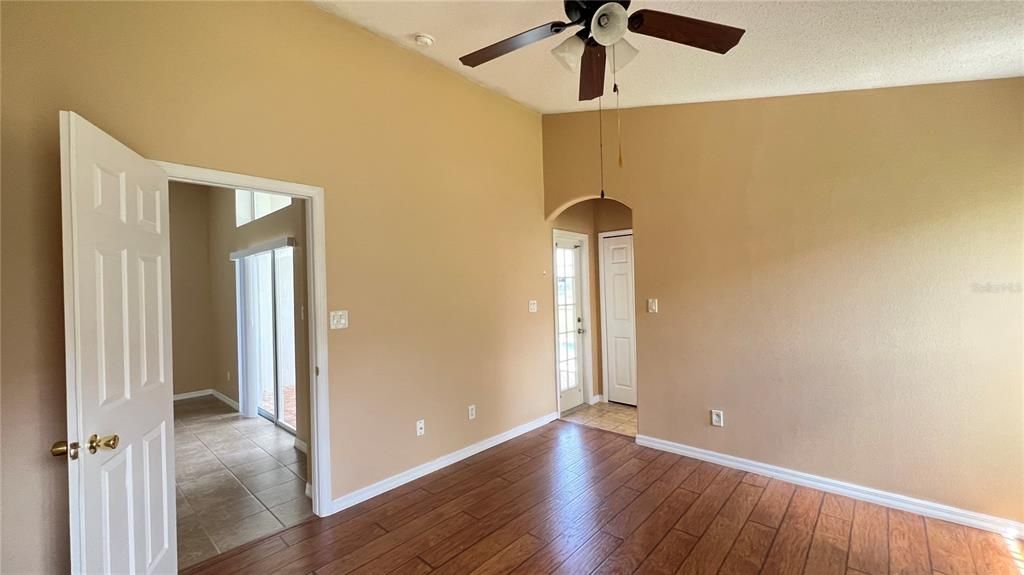 Active With Contract: $2,495 (5 beds, 4 baths, 2265 Square Feet)