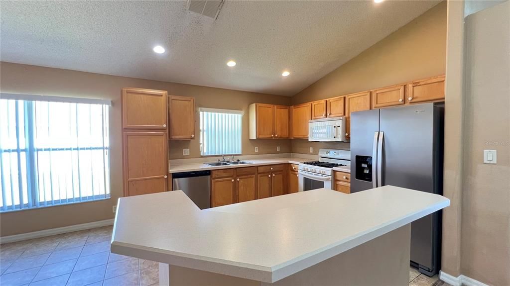 Active With Contract: $2,495 (5 beds, 4 baths, 2265 Square Feet)