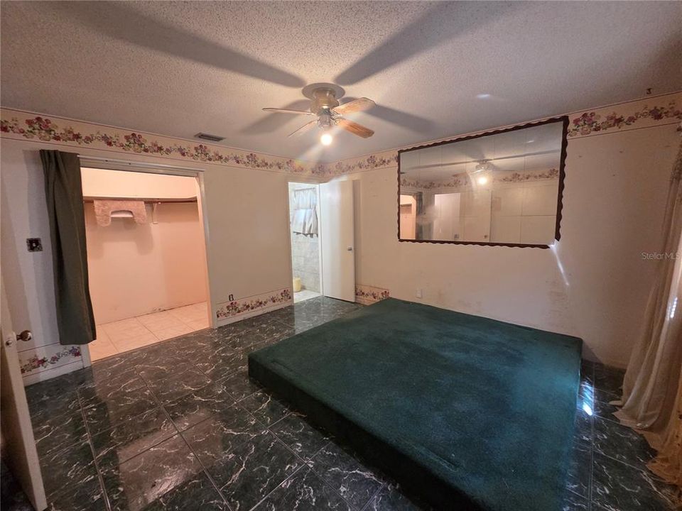 En Venta: $245,000 (3 camas, 2 baños, 2008 Pies cuadrados)