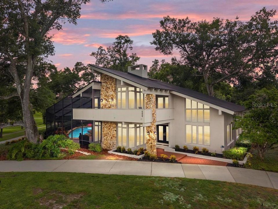 Vendido Recientemente: $889,000 (4 camas, 4 baños, 4003 Pies cuadrados)