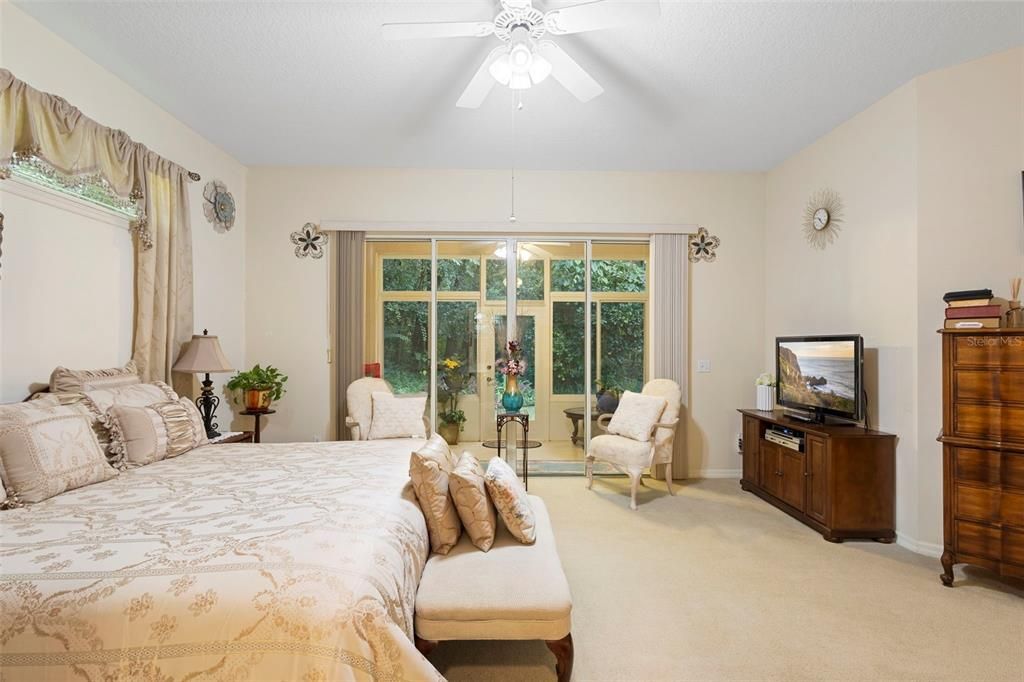 En Venta: $679,900 (4 camas, 3 baños, 2605 Pies cuadrados)