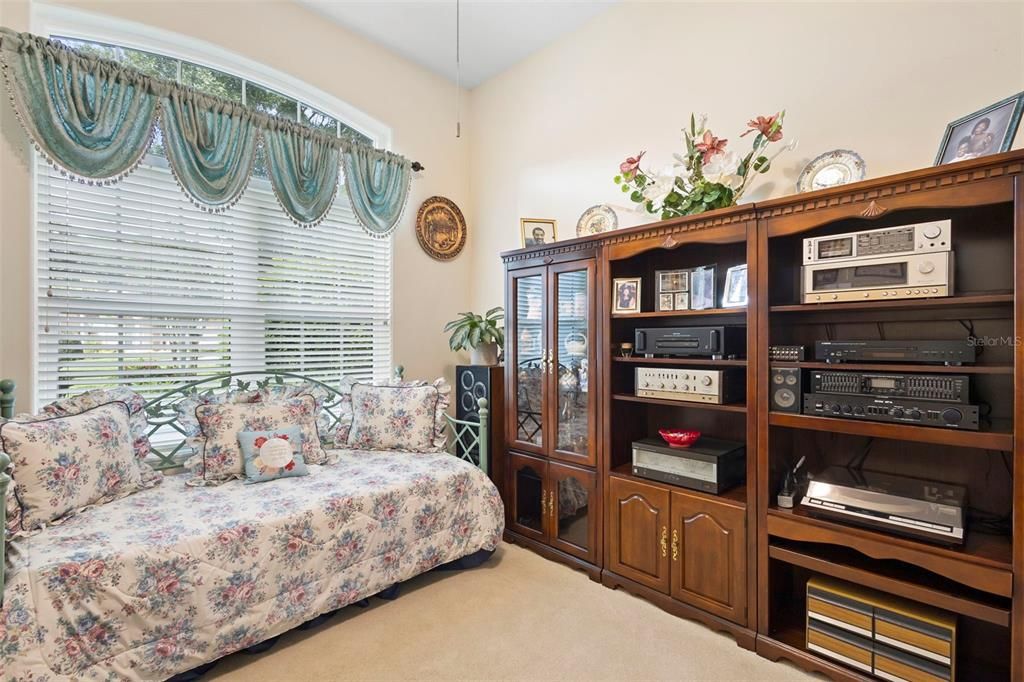 En Venta: $679,900 (4 camas, 3 baños, 2605 Pies cuadrados)