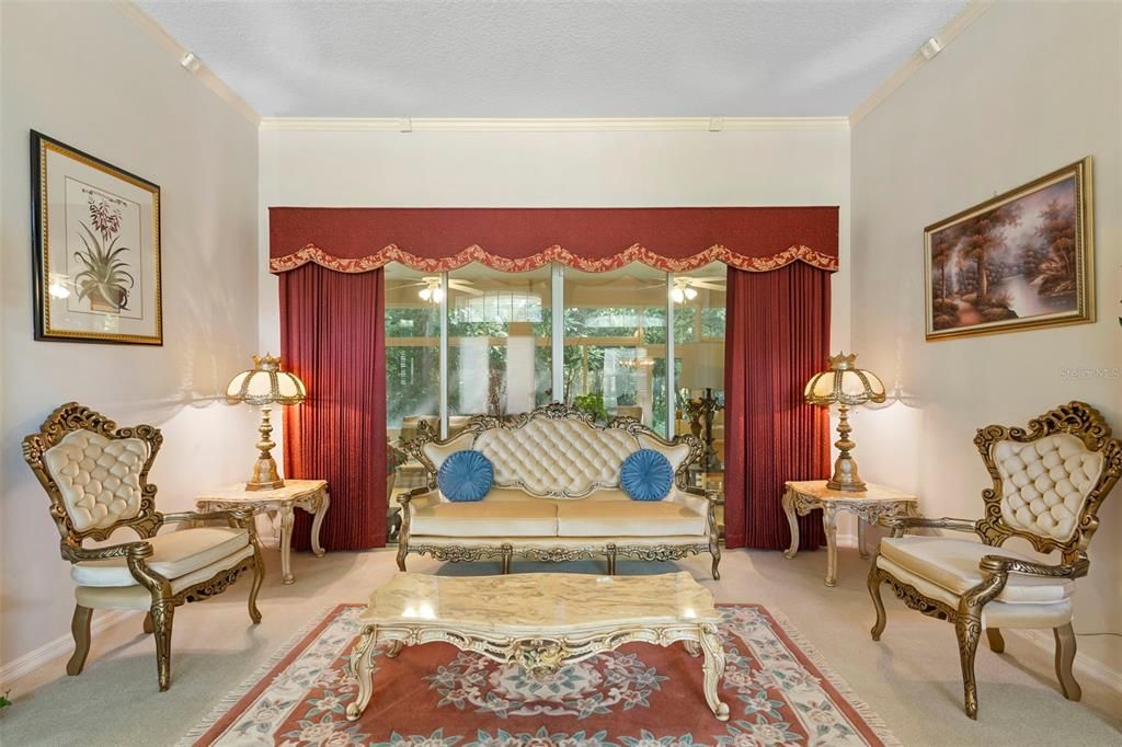 En Venta: $679,900 (4 camas, 3 baños, 2605 Pies cuadrados)