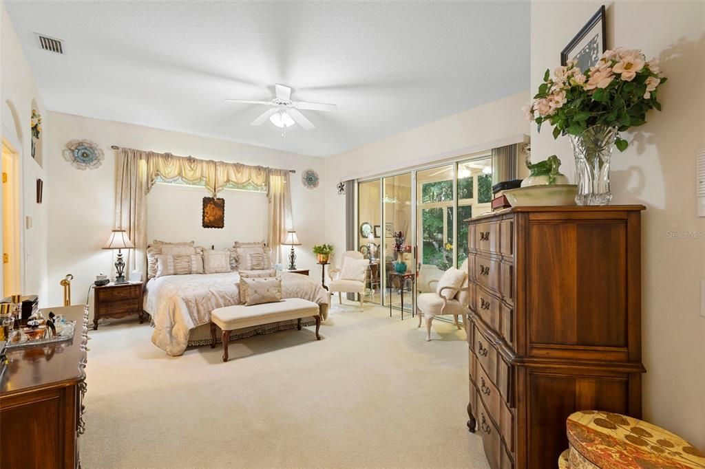 En Venta: $679,900 (4 camas, 3 baños, 2605 Pies cuadrados)