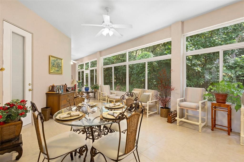 En Venta: $679,900 (4 camas, 3 baños, 2605 Pies cuadrados)