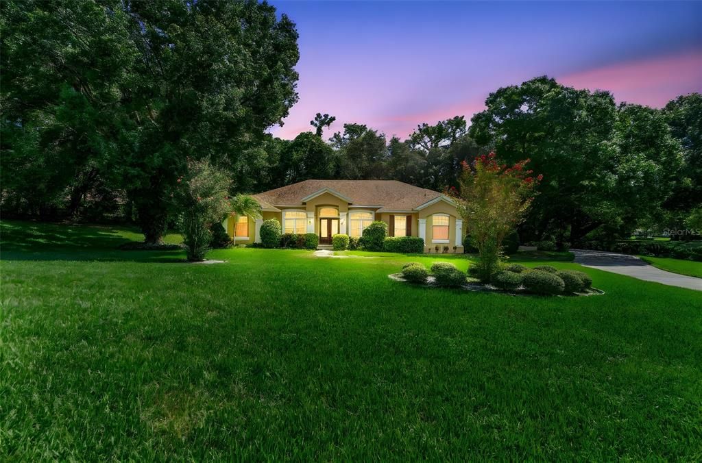 En Venta: $679,900 (4 camas, 3 baños, 2605 Pies cuadrados)