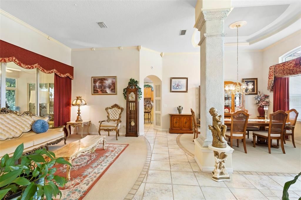 En Venta: $679,900 (4 camas, 3 baños, 2605 Pies cuadrados)