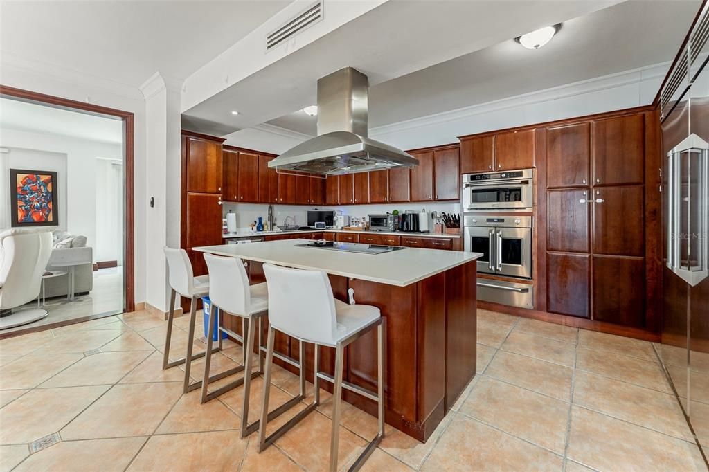 Active With Contract: $1,900,000 (6 beds, 5 baths, 3861 Square Feet)