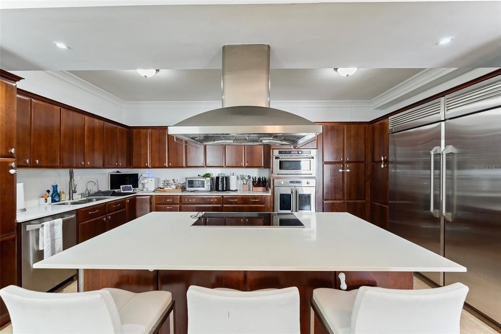 Active With Contract: $1,900,000 (6 beds, 5 baths, 3861 Square Feet)