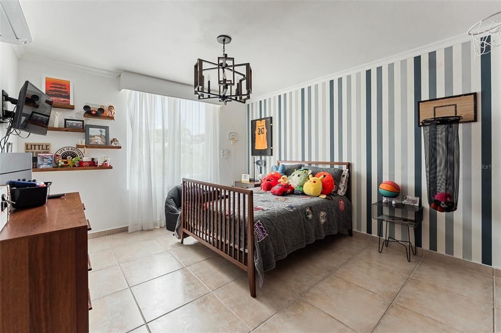 Active With Contract: $1,900,000 (6 beds, 5 baths, 3861 Square Feet)