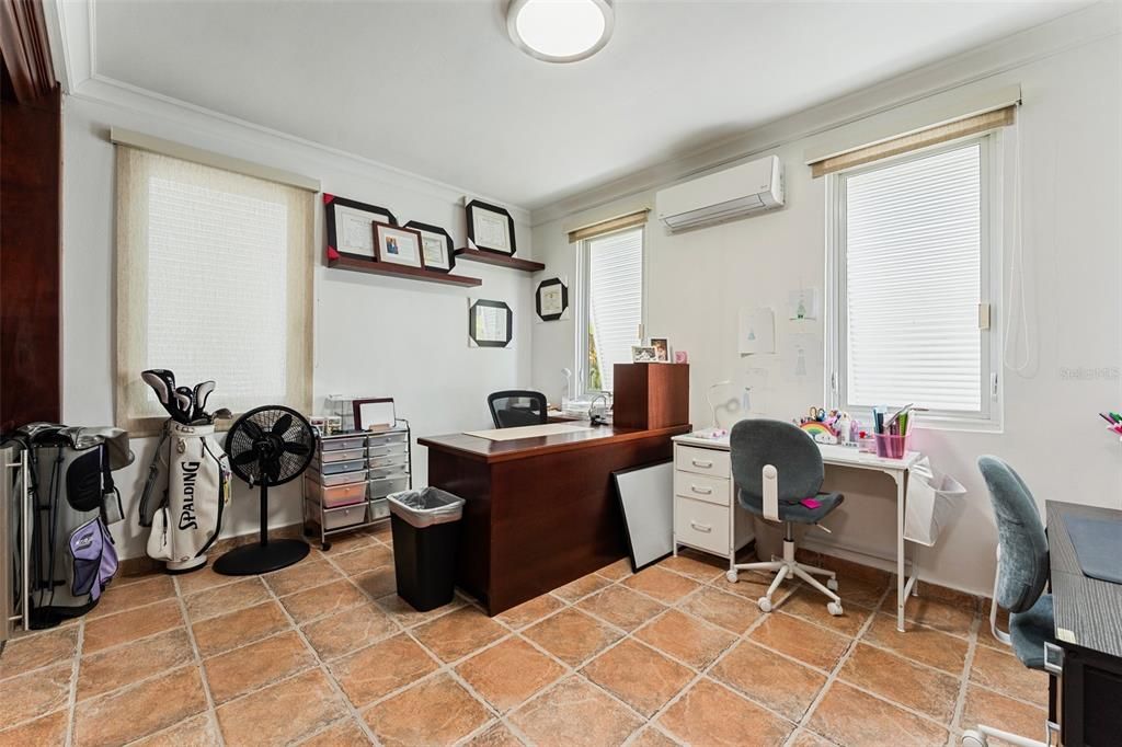 Active With Contract: $1,900,000 (6 beds, 5 baths, 3861 Square Feet)