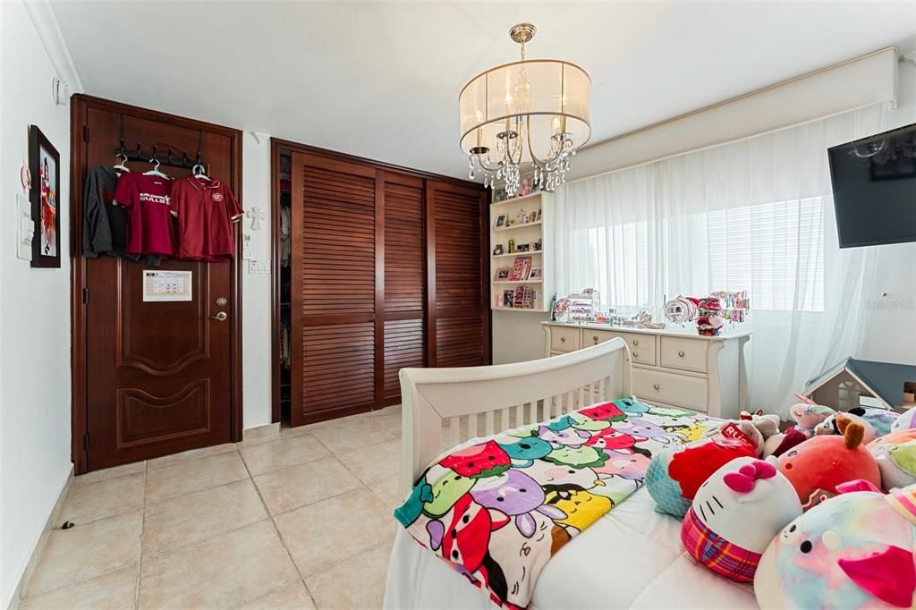 Active With Contract: $1,900,000 (6 beds, 5 baths, 3861 Square Feet)