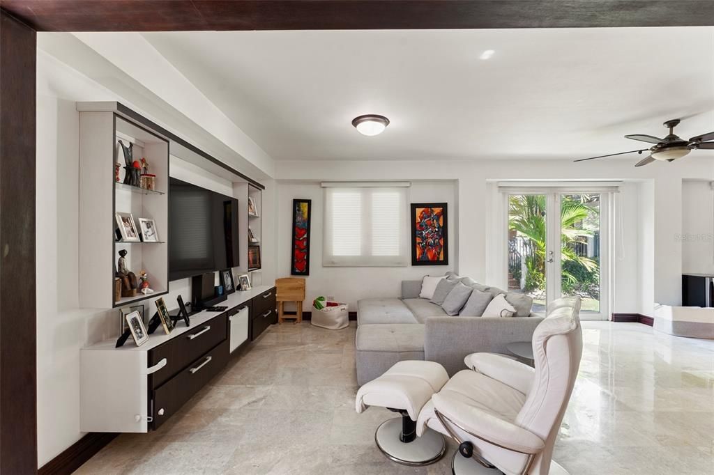 Active With Contract: $1,900,000 (6 beds, 5 baths, 3861 Square Feet)