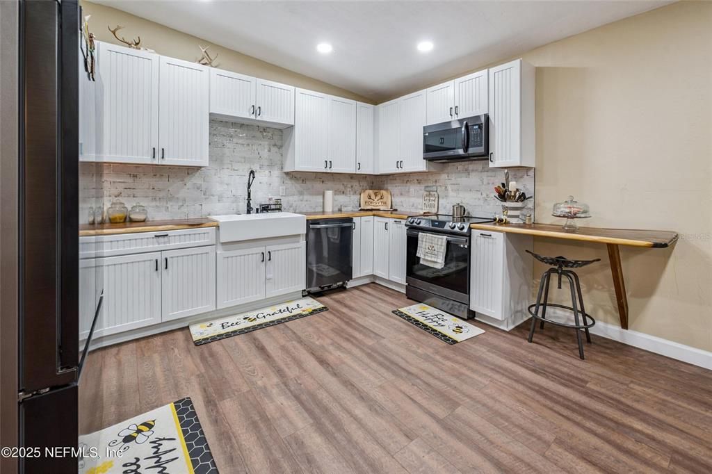 На продажу: $449,900 (3 спален, 2 ванн, 2237 Квадратных фут)