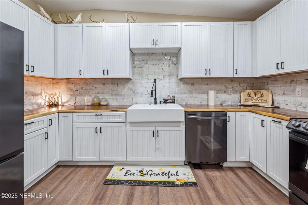 На продажу: $449,900 (3 спален, 2 ванн, 2237 Квадратных фут)