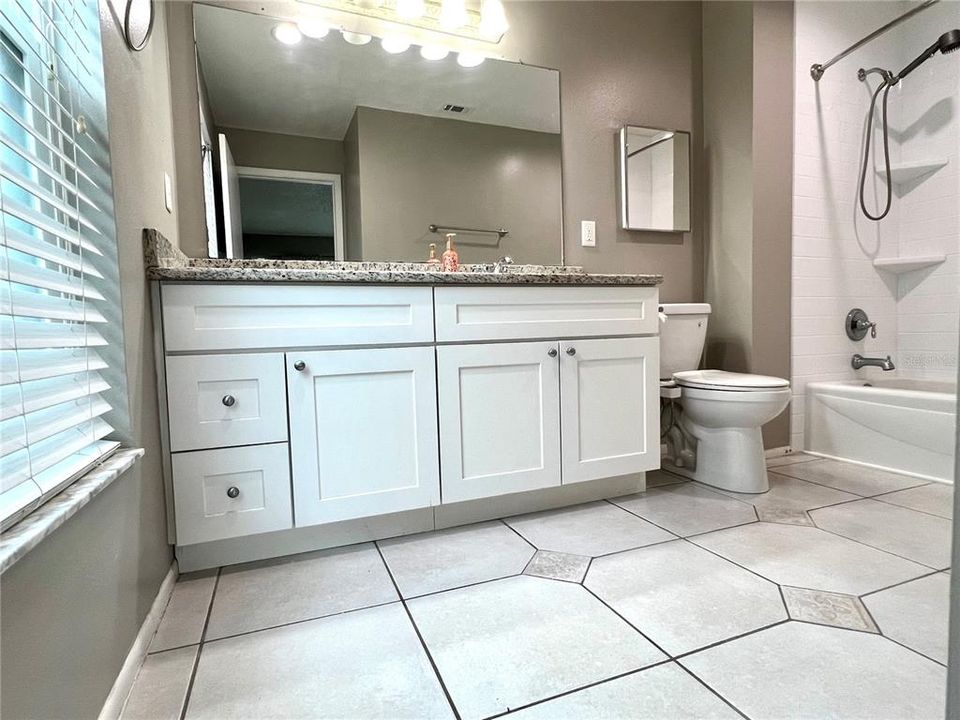 Active With Contract: $322,500 (3 beds, 2 baths, 1363 Square Feet)