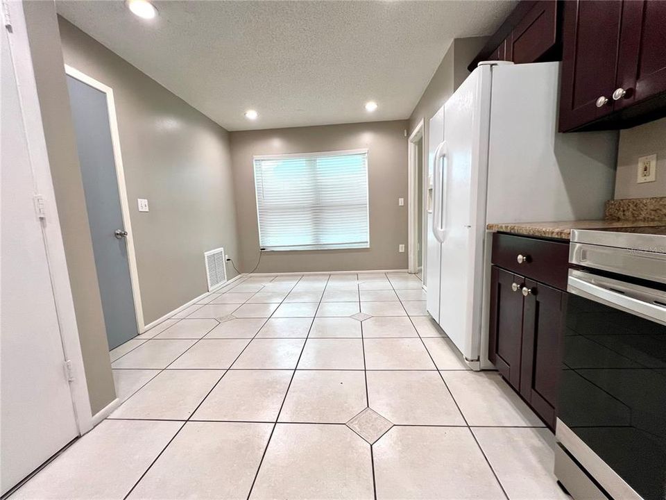 Active With Contract: $322,500 (3 beds, 2 baths, 1363 Square Feet)