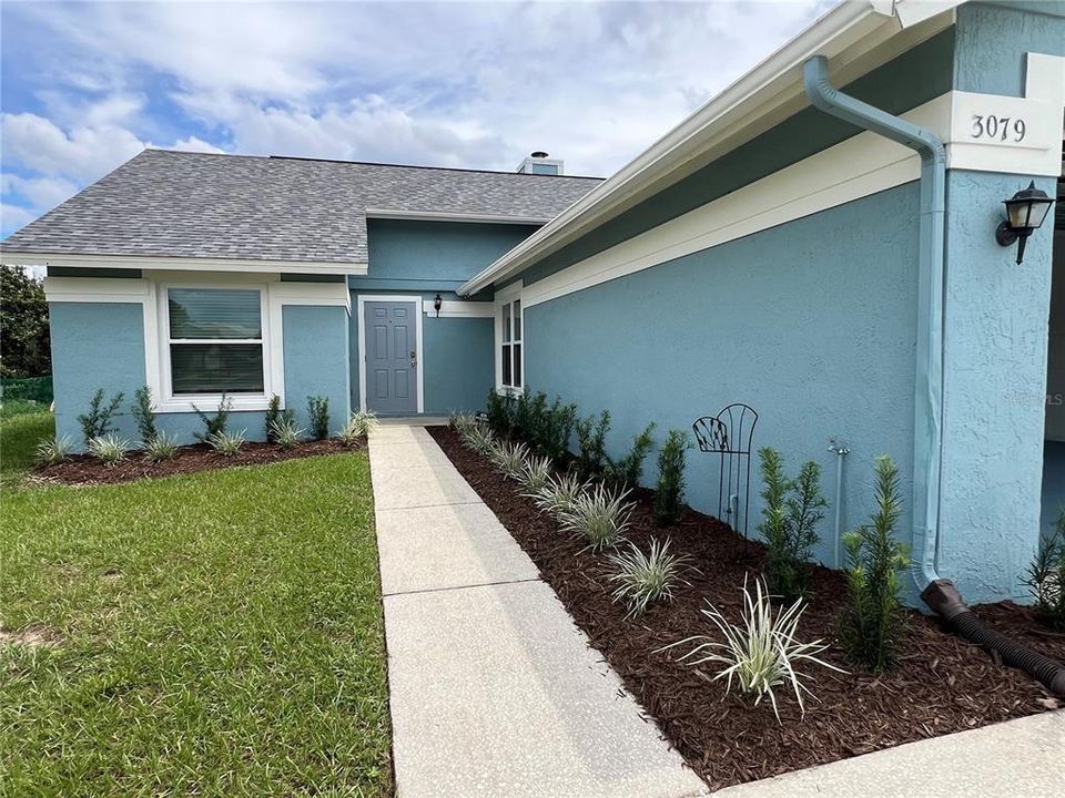 Active With Contract: $322,500 (3 beds, 2 baths, 1363 Square Feet)