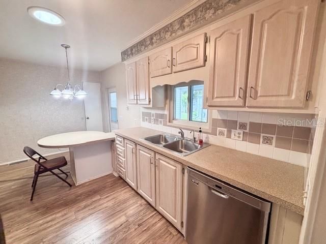 For Sale: $109,000 (2 beds, 2 baths, 1152 Square Feet)