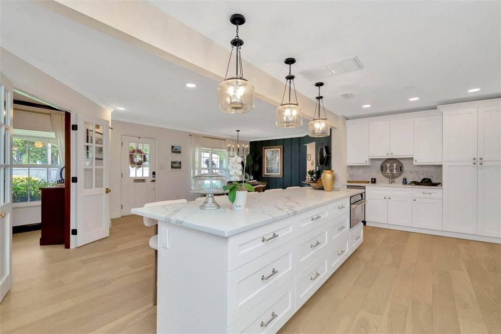 Под контрактом: $1,050,000 (3 спален, 2 ванн, 2122 Квадратных фут)