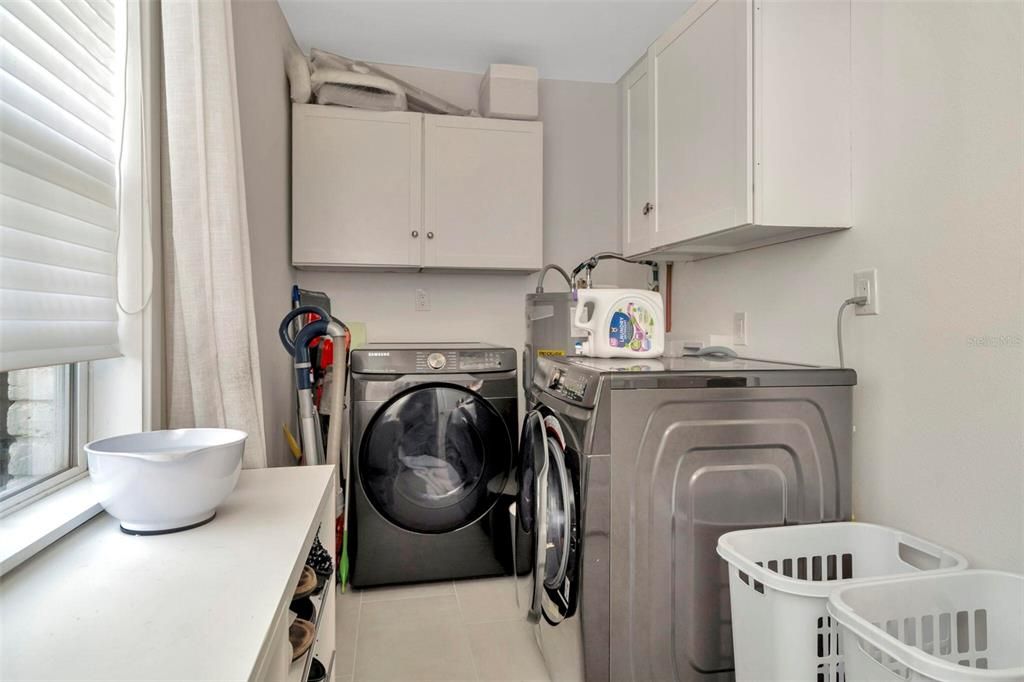 Под контрактом: $1,050,000 (3 спален, 2 ванн, 2122 Квадратных фут)