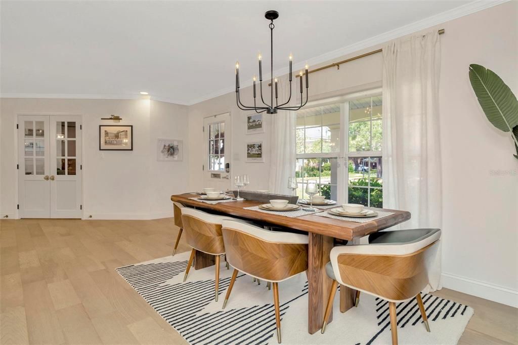 Под контрактом: $1,050,000 (3 спален, 2 ванн, 2122 Квадратных фут)