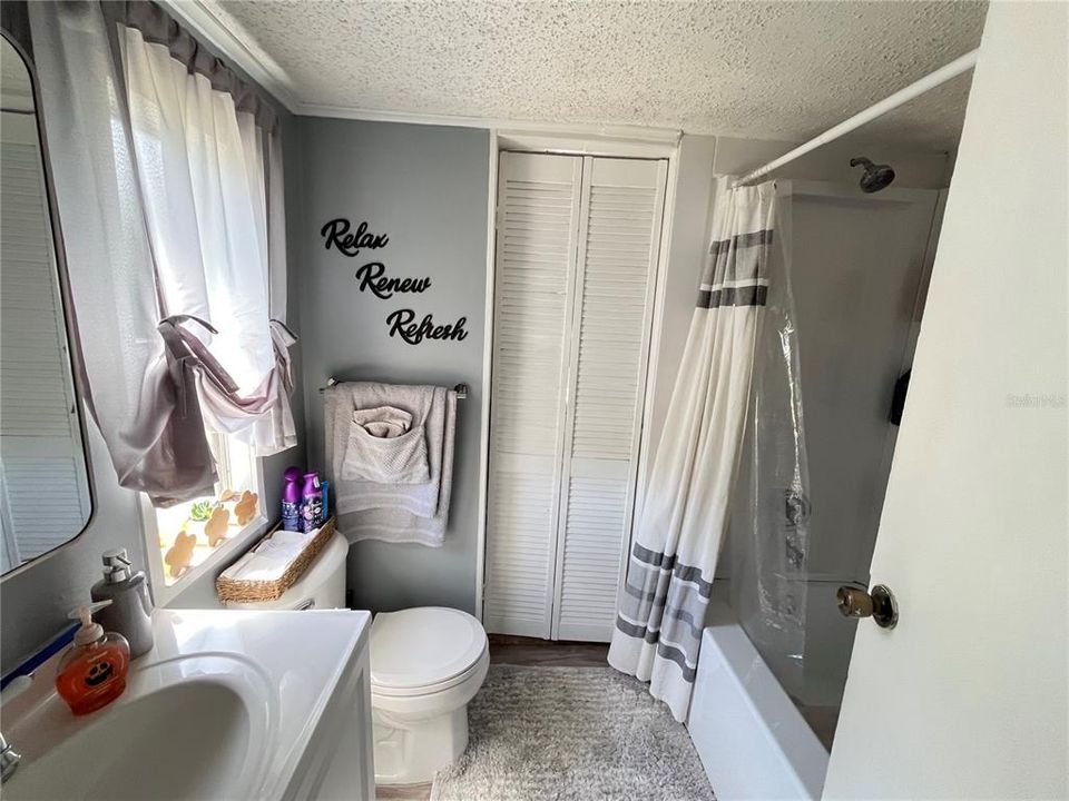 For Sale: $290,000 (7 beds, 4 baths, 2512 Square Feet)