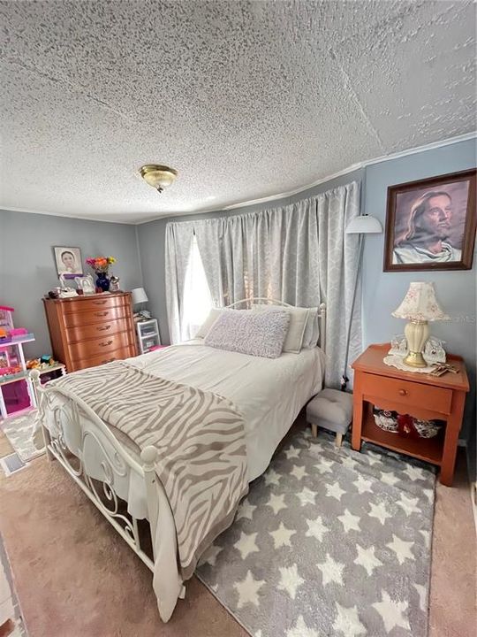 For Sale: $290,000 (7 beds, 4 baths, 2512 Square Feet)