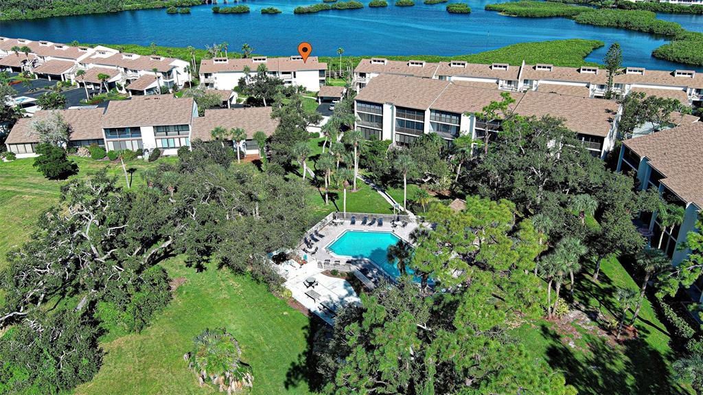 Active With Contract: $310,700 (2 beds, 2 baths, 1215 Square Feet)