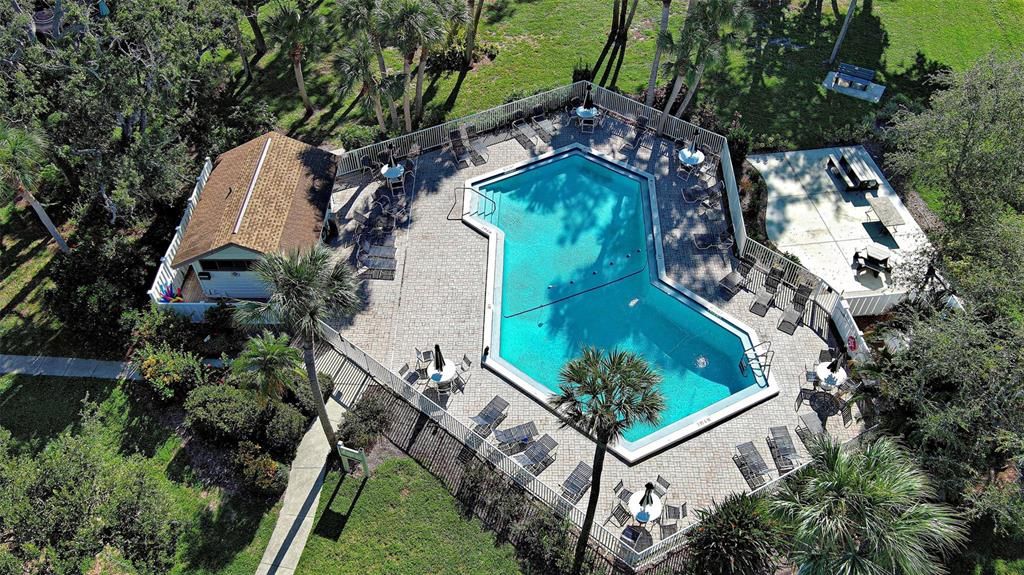 Active With Contract: $310,700 (2 beds, 2 baths, 1215 Square Feet)