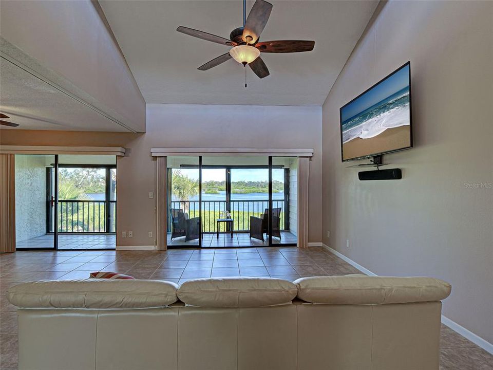 Active With Contract: $310,700 (2 beds, 2 baths, 1215 Square Feet)