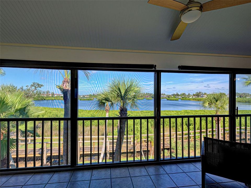 Active With Contract: $310,700 (2 beds, 2 baths, 1215 Square Feet)