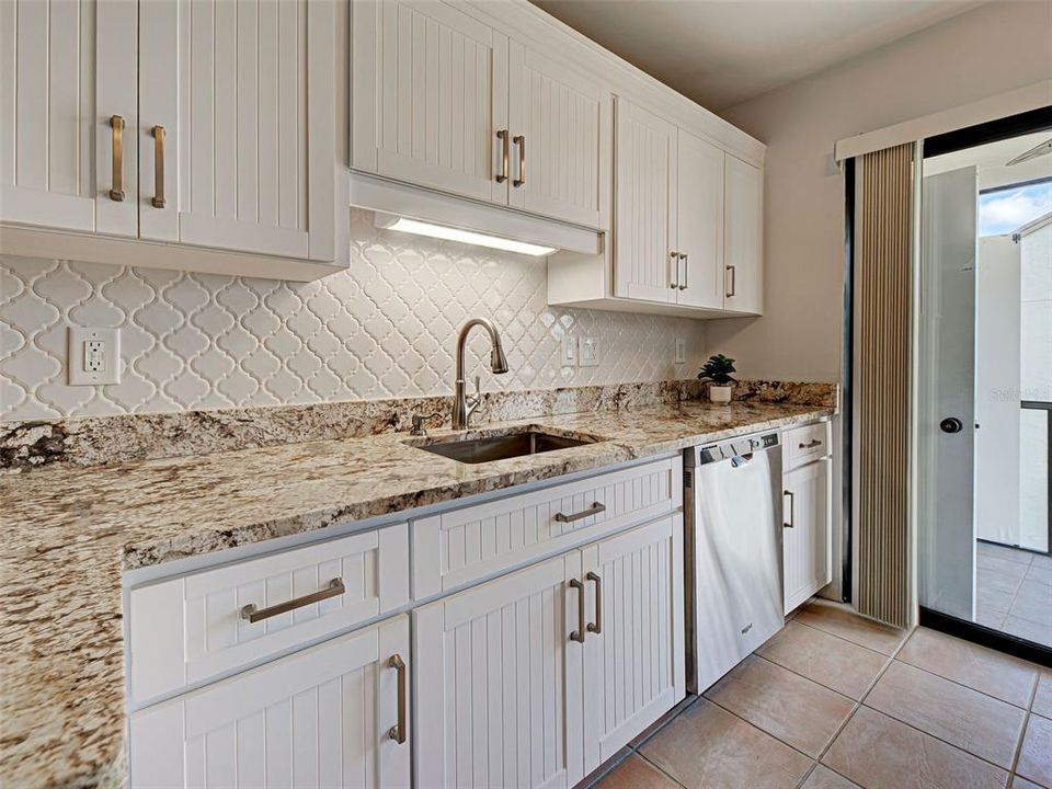 Active With Contract: $310,700 (2 beds, 2 baths, 1215 Square Feet)