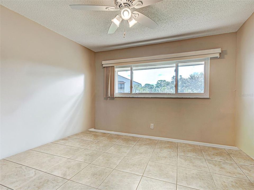 Active With Contract: $310,700 (2 beds, 2 baths, 1215 Square Feet)